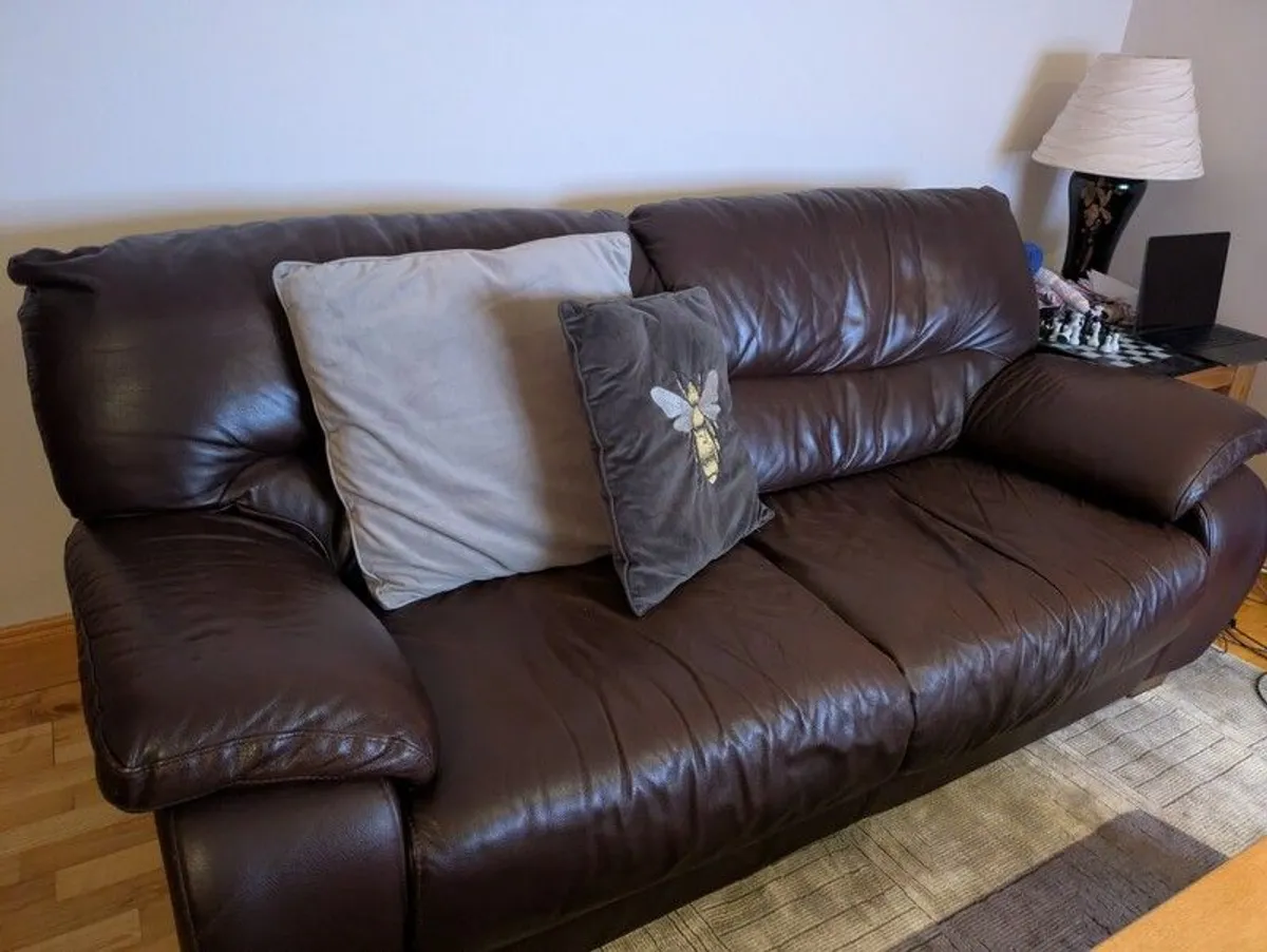 Italian leather suite 3+2+1 - Image 1