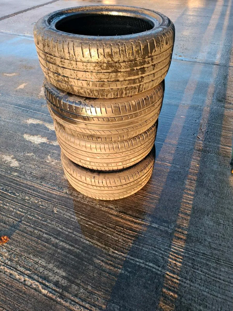 17" Pirelli tyres - Image 1