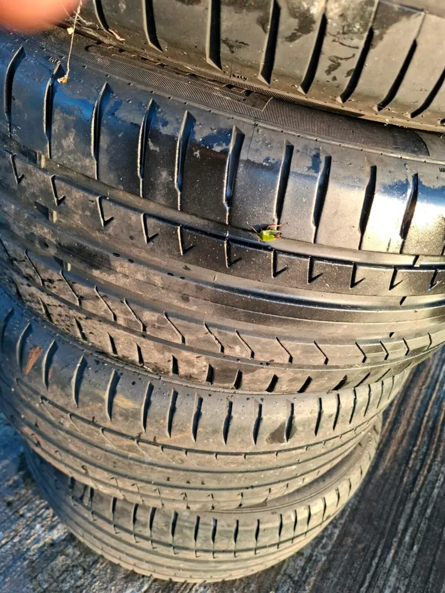 17" Pirelli tyres - Image 4