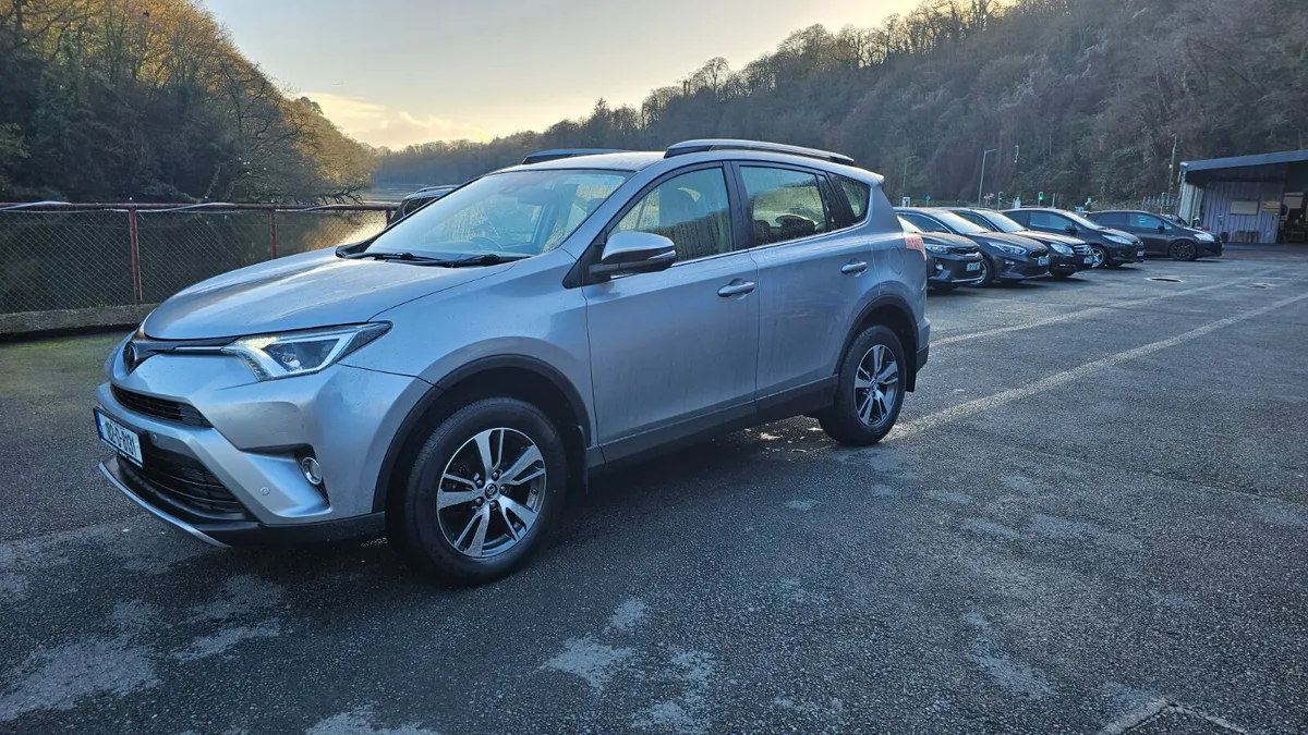 Toyota RAV4 2018 2.0 D-4D (143) 2WD Luna Sport - Image 1