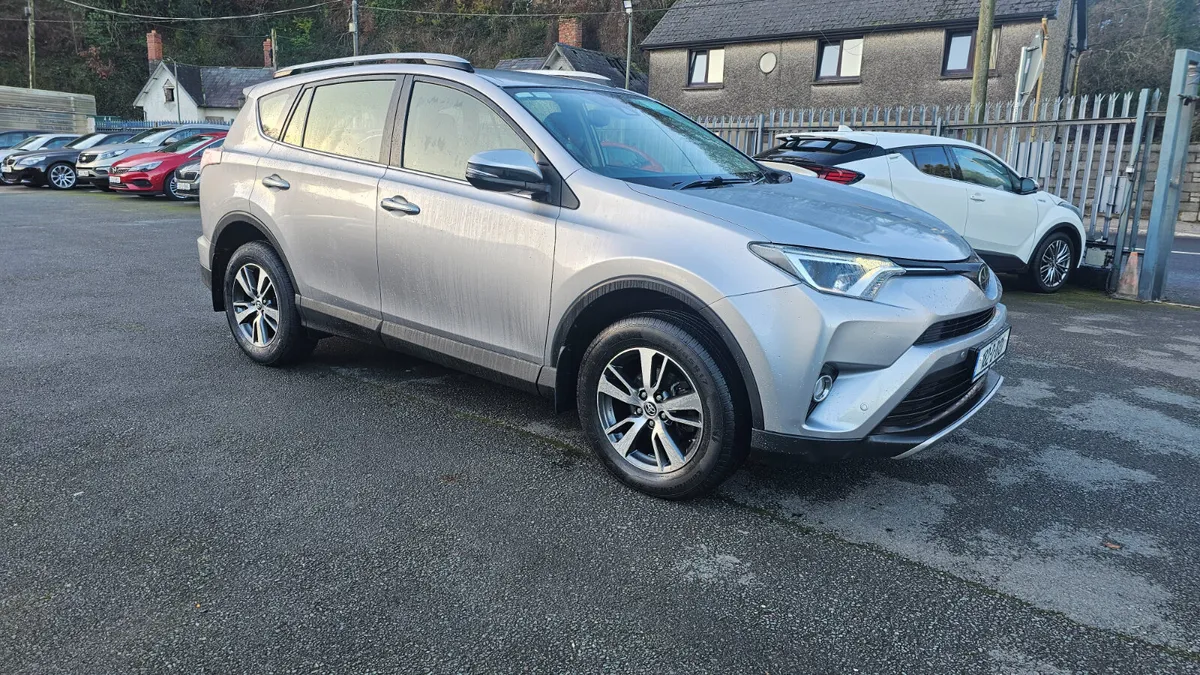 Toyota RAV4 2018 2.0 D-4D (143) 2WD Luna Sport - Image 2