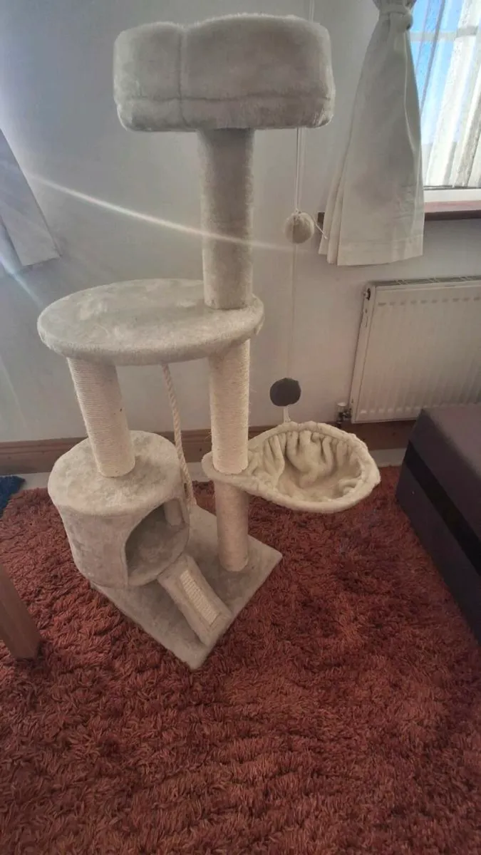 Cat tree perfect condition