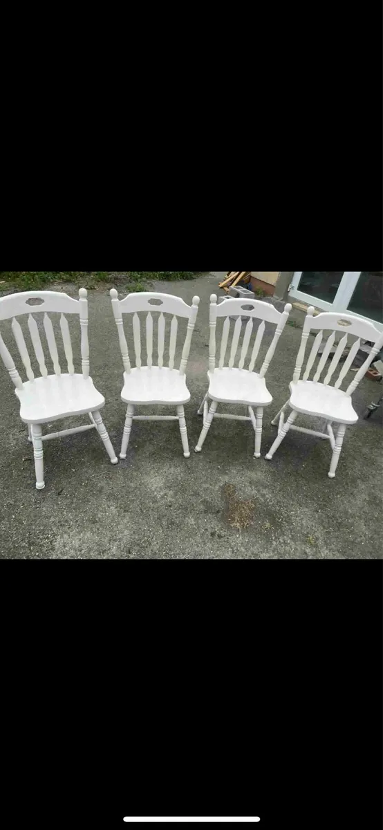 4 x white kitchen chairs set €80 set - Image 1