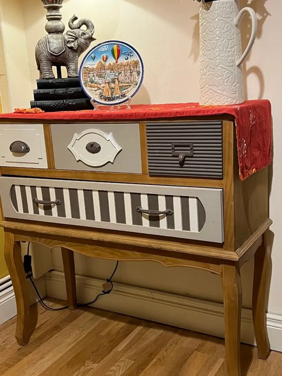 Console Table - Image 2