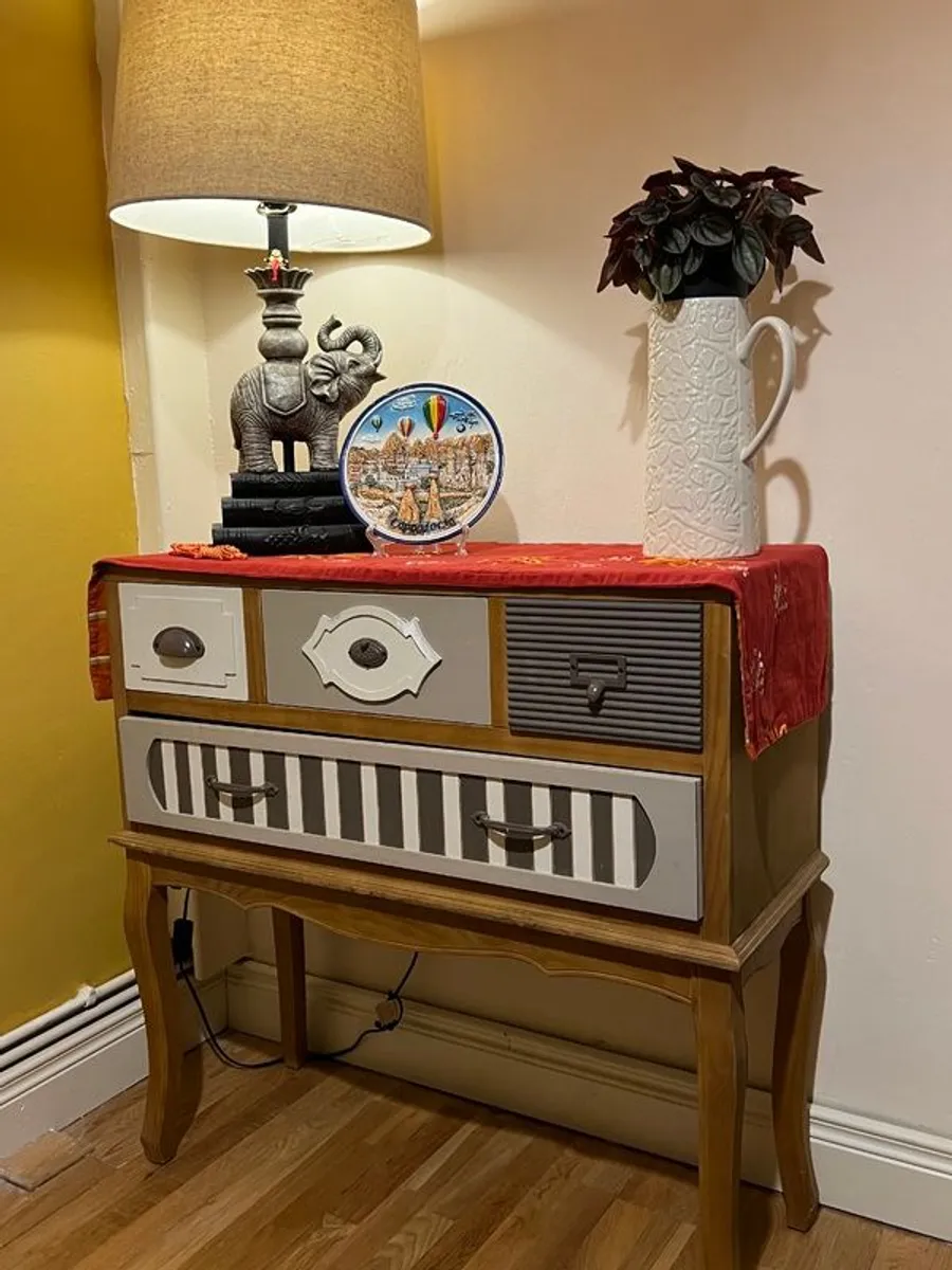 Console Table - Image 3