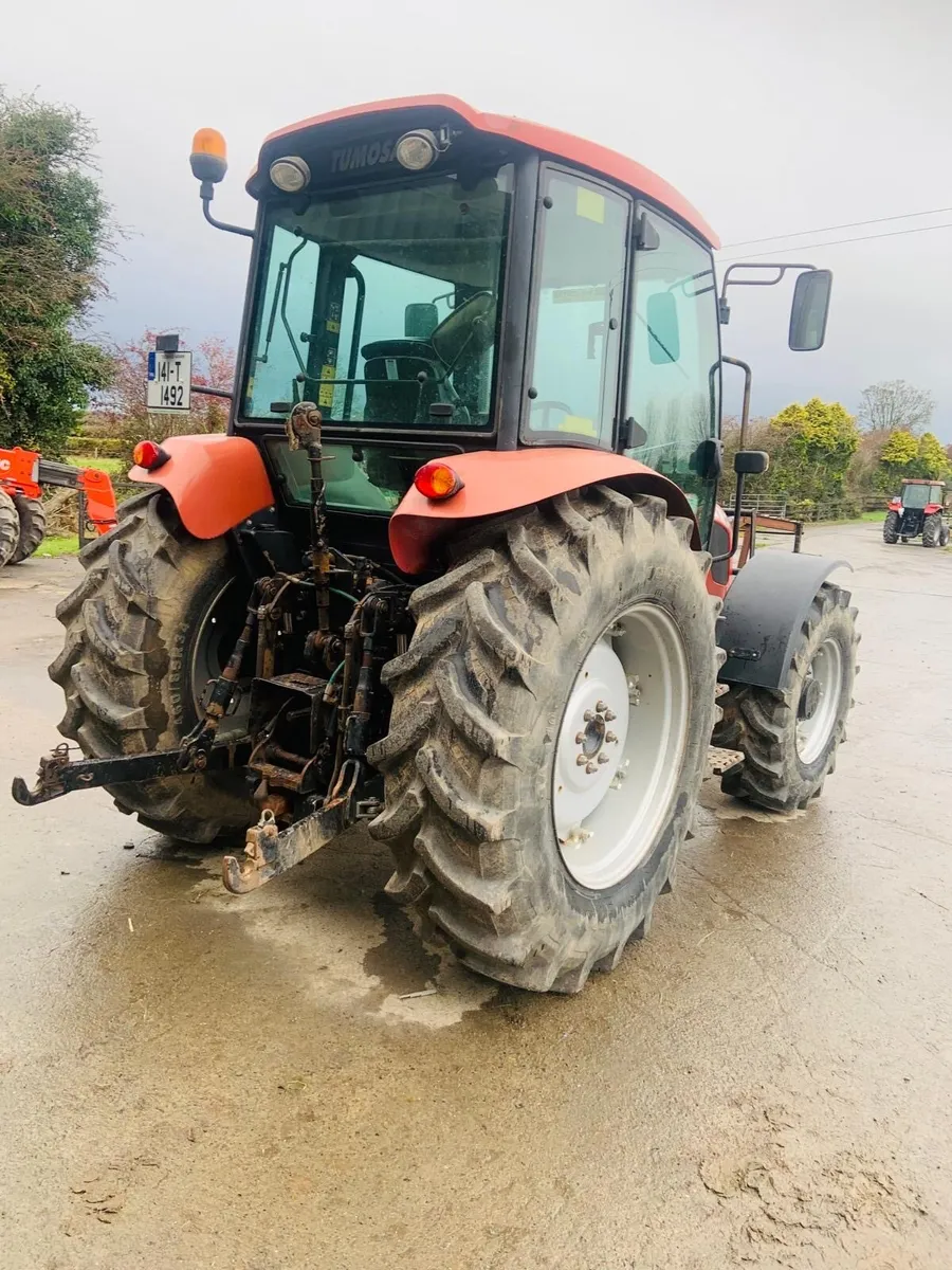 Tumosan 8105 Tractor - Image 3