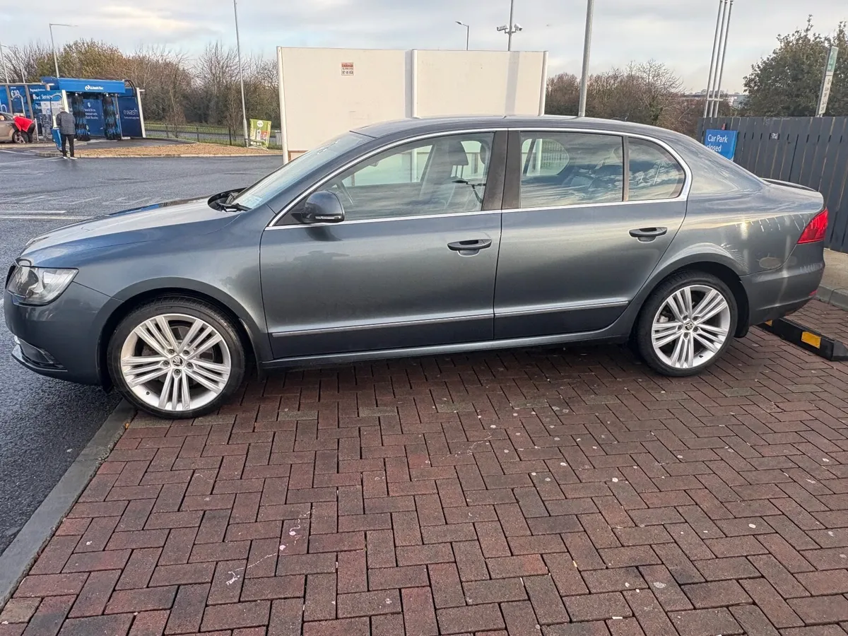 Skoda Superb 2015 - Image 1