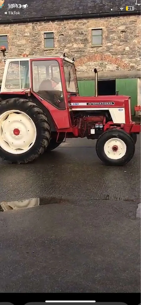 International 574 - Image 2