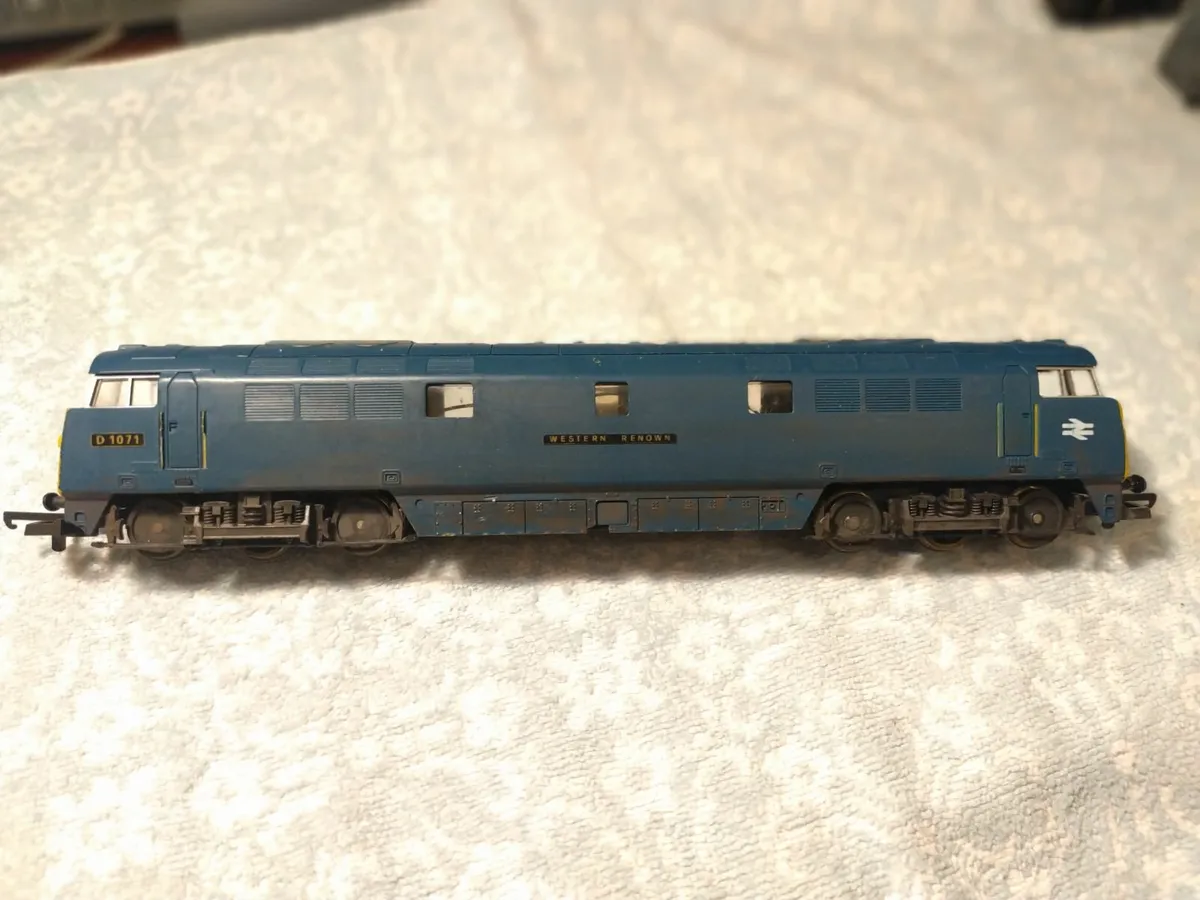 LIMA Class 52, "Western Renown" + 5 wagons - Image 4