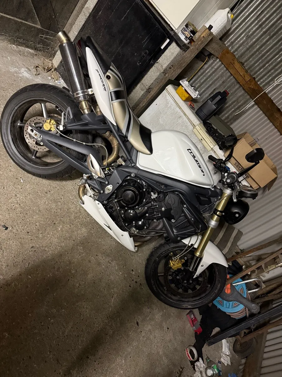 Triumph Street Triple 675 - Image 1