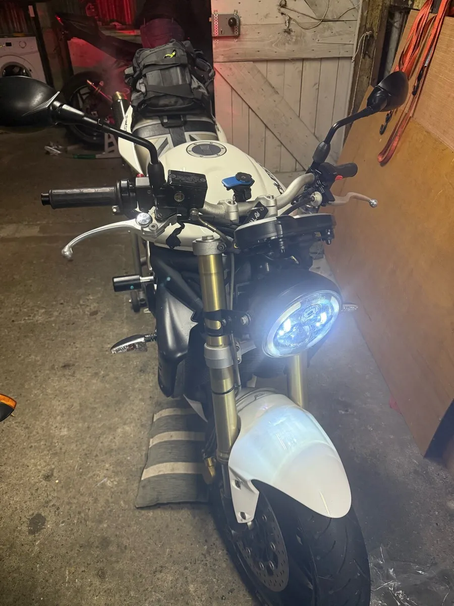 Triumph Street Triple 675 - Image 4