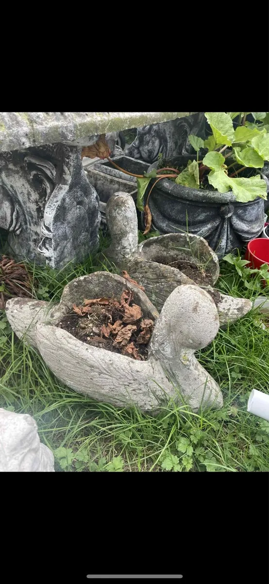 2 x concrete stone heavy swan flower pots - Image 2