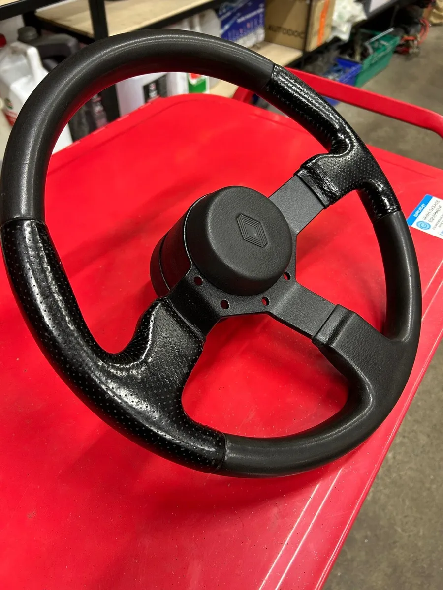 Renault 5 Turbo, Steering Wheel - Image 2