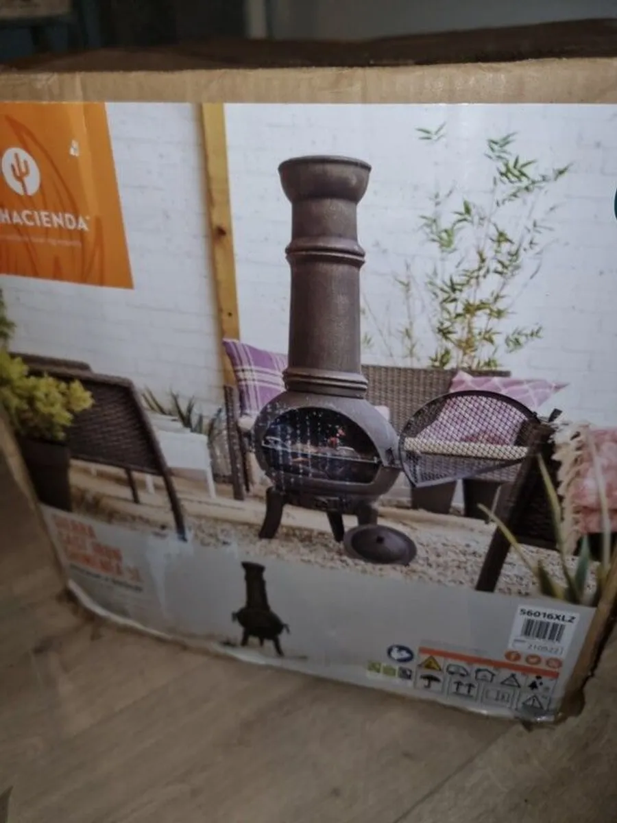 BRAND NEW: XL Cast Iron Chimenea Bundle! Logs & Cover Included! - Image 4