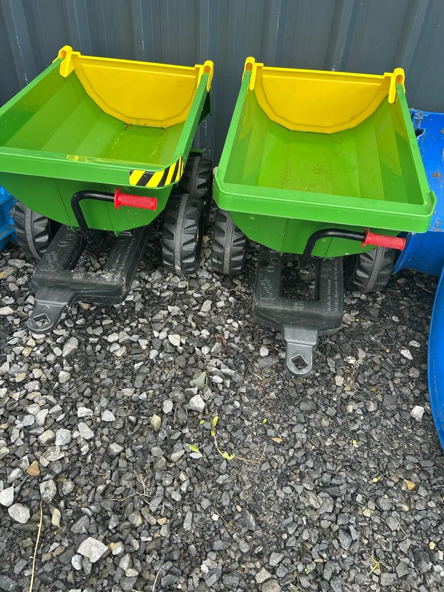 John Deere tractor and trailers - Image 3