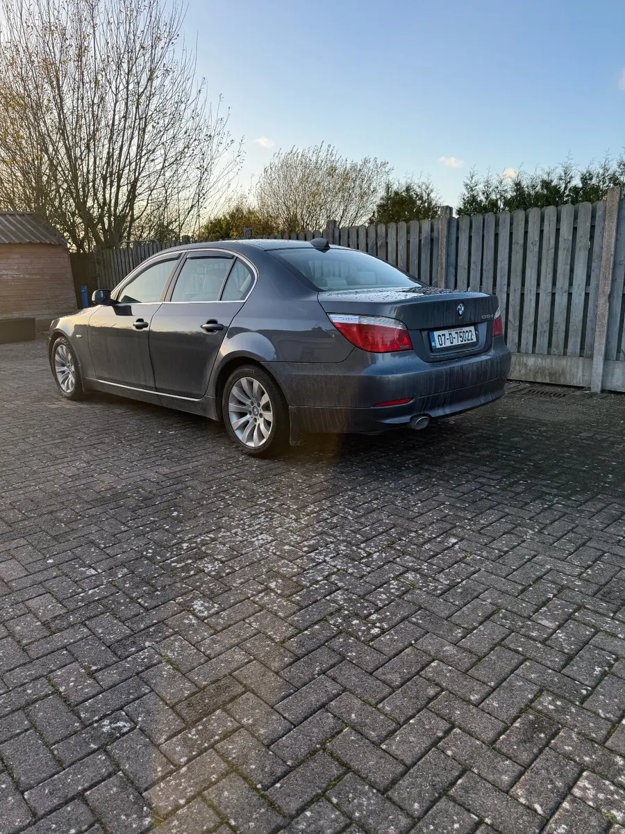 BMW 5-Series 2007 - Image 2