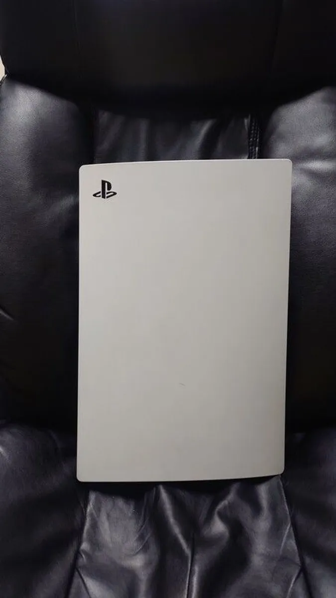 PS5 Digital Edition (read full description) - Image 3