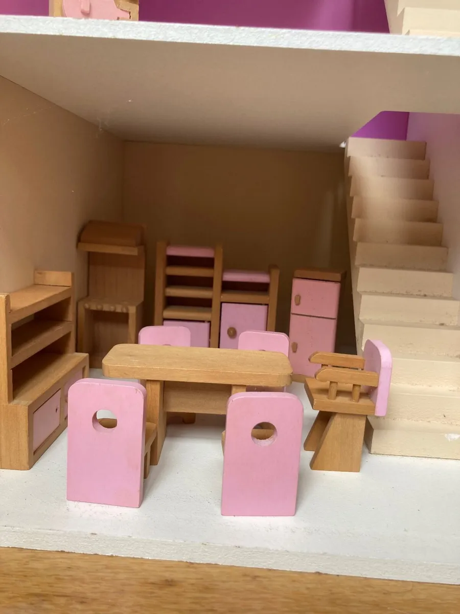 Pink Dolls House - Image 4