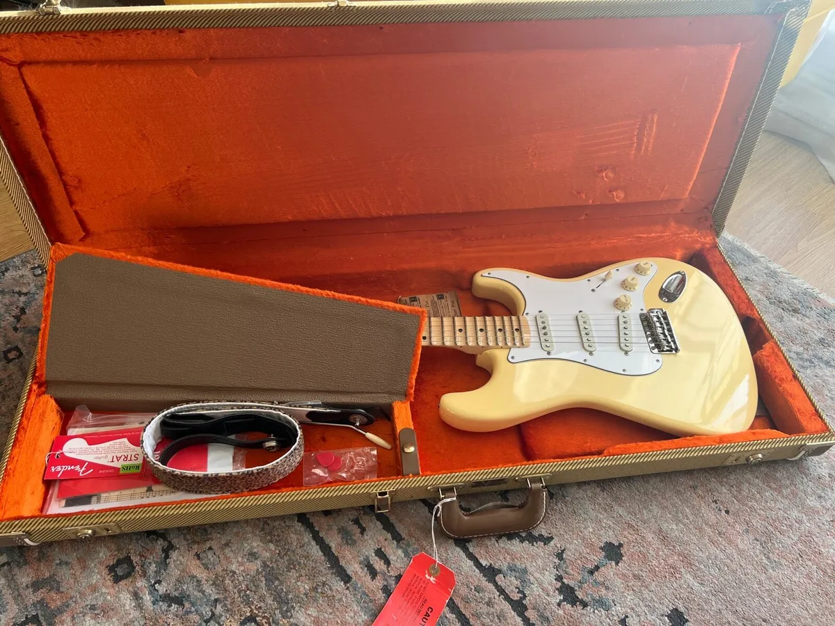 Fender Yngwie Malmsteen Stratocaster - Image 2