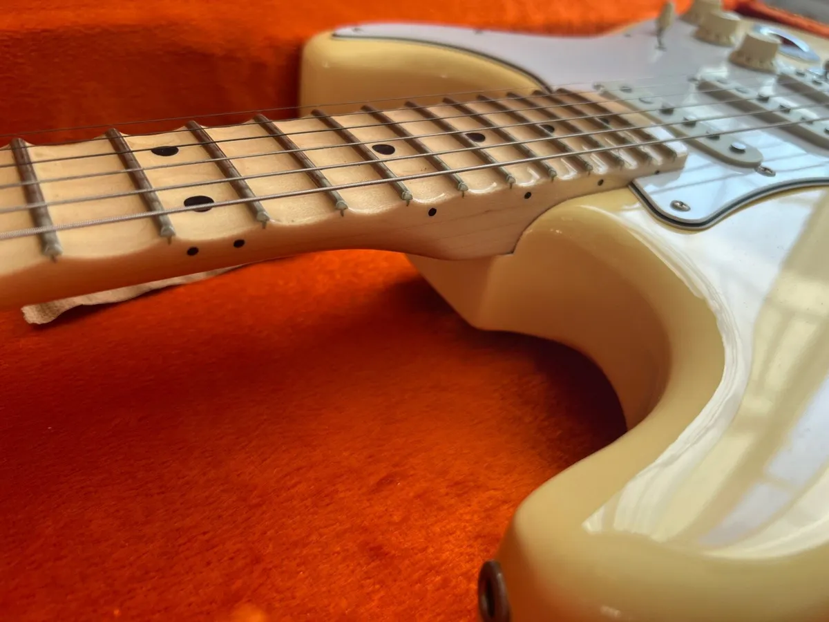 Fender Yngwie Malmsteen Stratocaster - Image 3