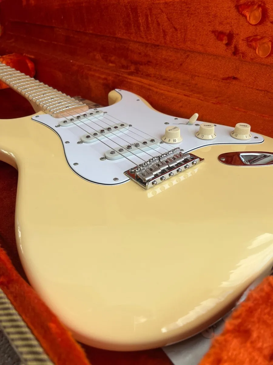 Fender Yngwie Malmsteen Stratocaster - Image 4