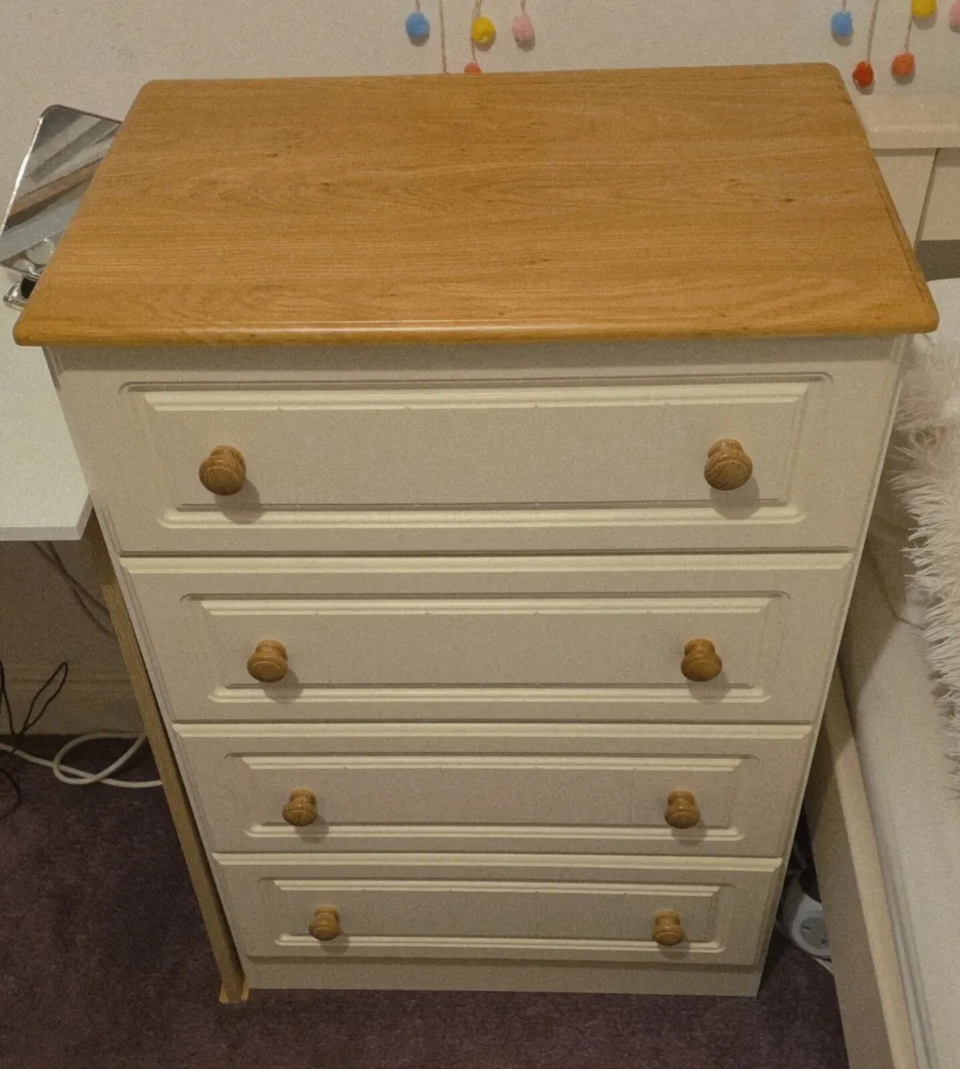 Chest of drawers - Image 1