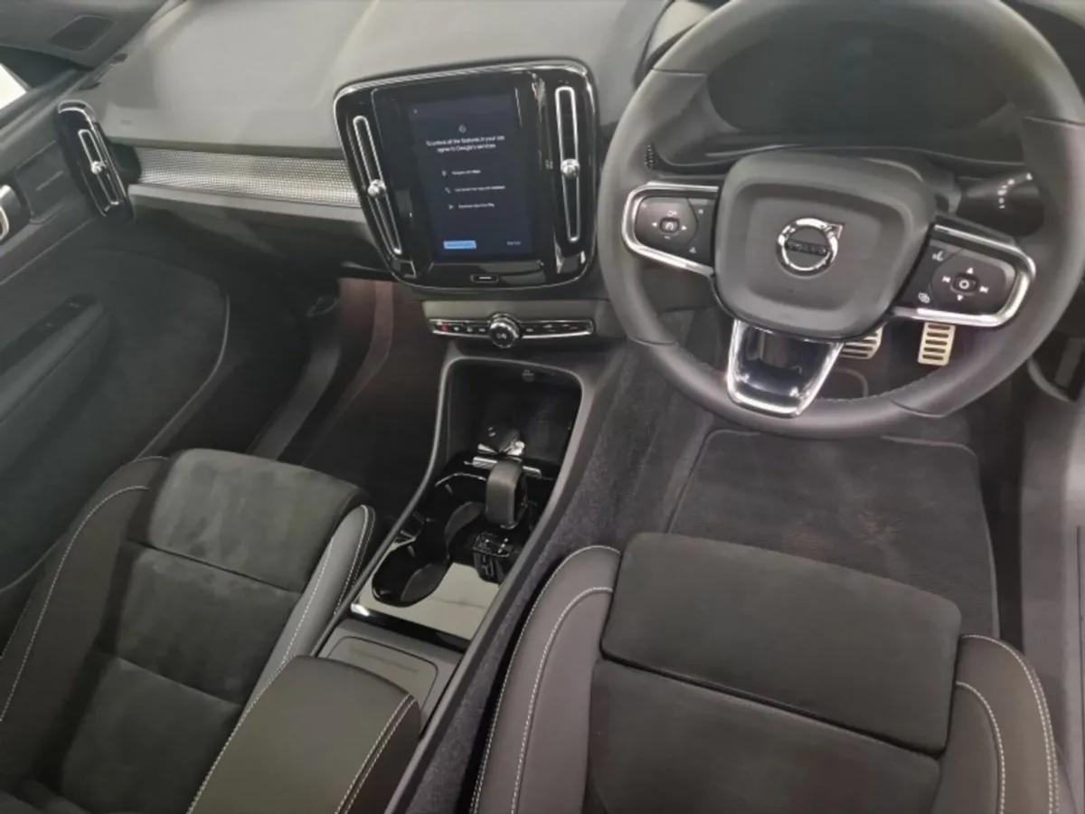 Volvo XC40 Recharge Pro - Image 4