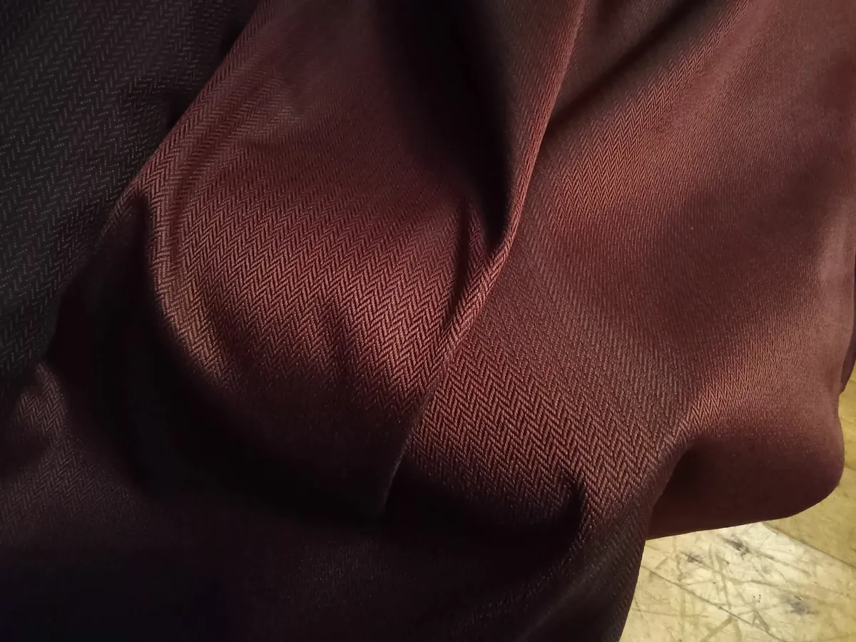 Fabric Herringbone twill wool red&black - Image 4