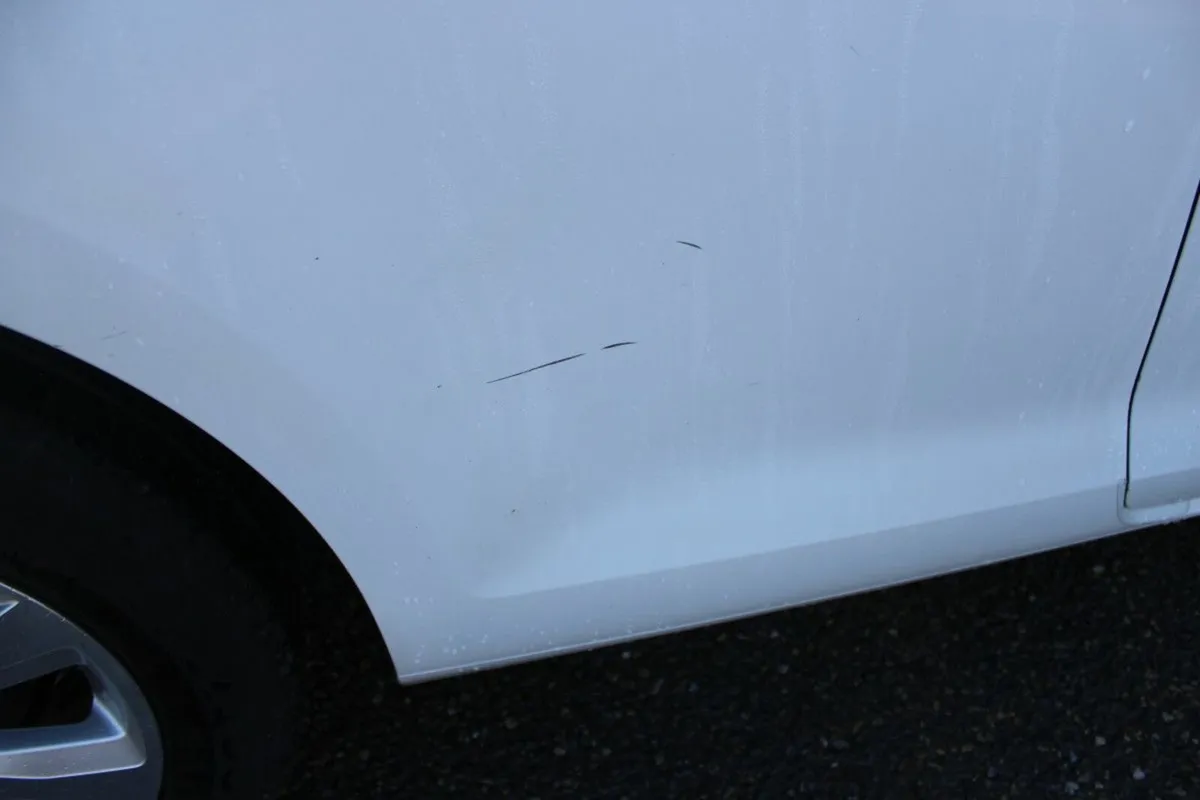 Volkswagen Golf 1.6 TDI 3DR M5F 90HP Trendline - Image 4