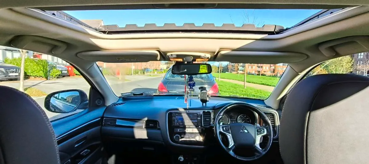 2017 Mitsubishi Outlander High Spec - Image 1