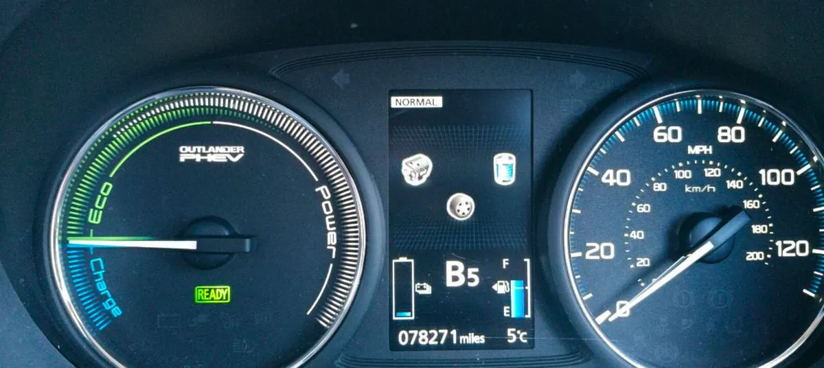 2017 Mitsubishi Outlander High Spec - Image 4