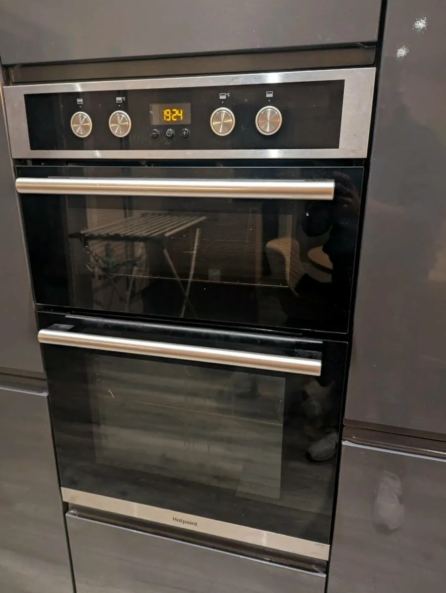 Hotpoint Oven DD2844CIX - Image 1