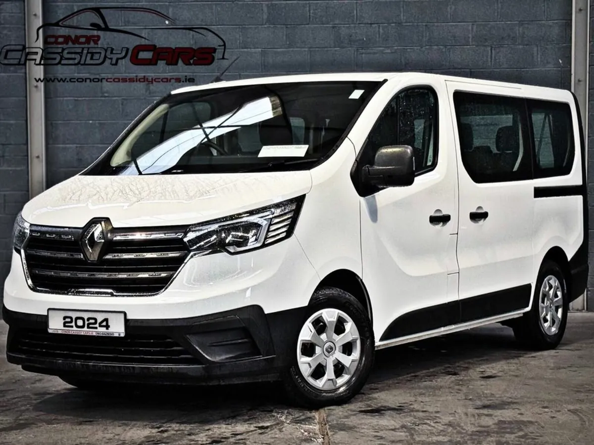 Renault Trafic SL28 *9 SEATER MINIBUS* BUISNESS ED - Image 1