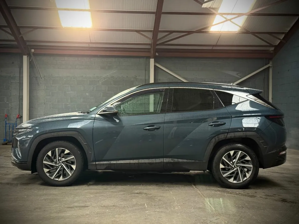 Hyundai Tucson Executive Plus 5DR // 3 YEAR MANUFA - Image 4