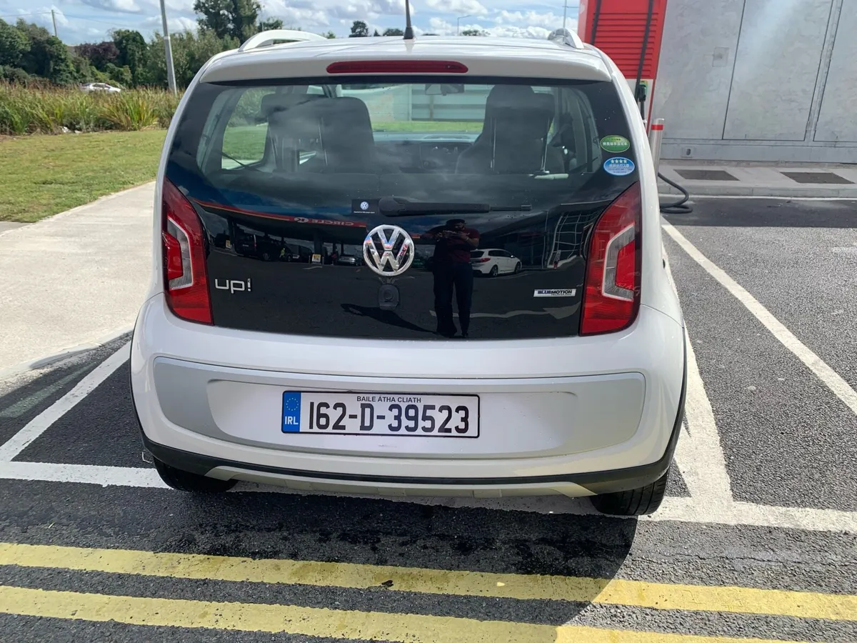 Volswagen Up Hycross - Image 3