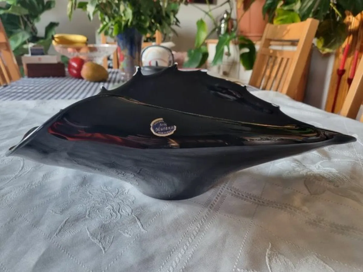 Vintage Large Murano bowl in the shape of a shell - Image 1