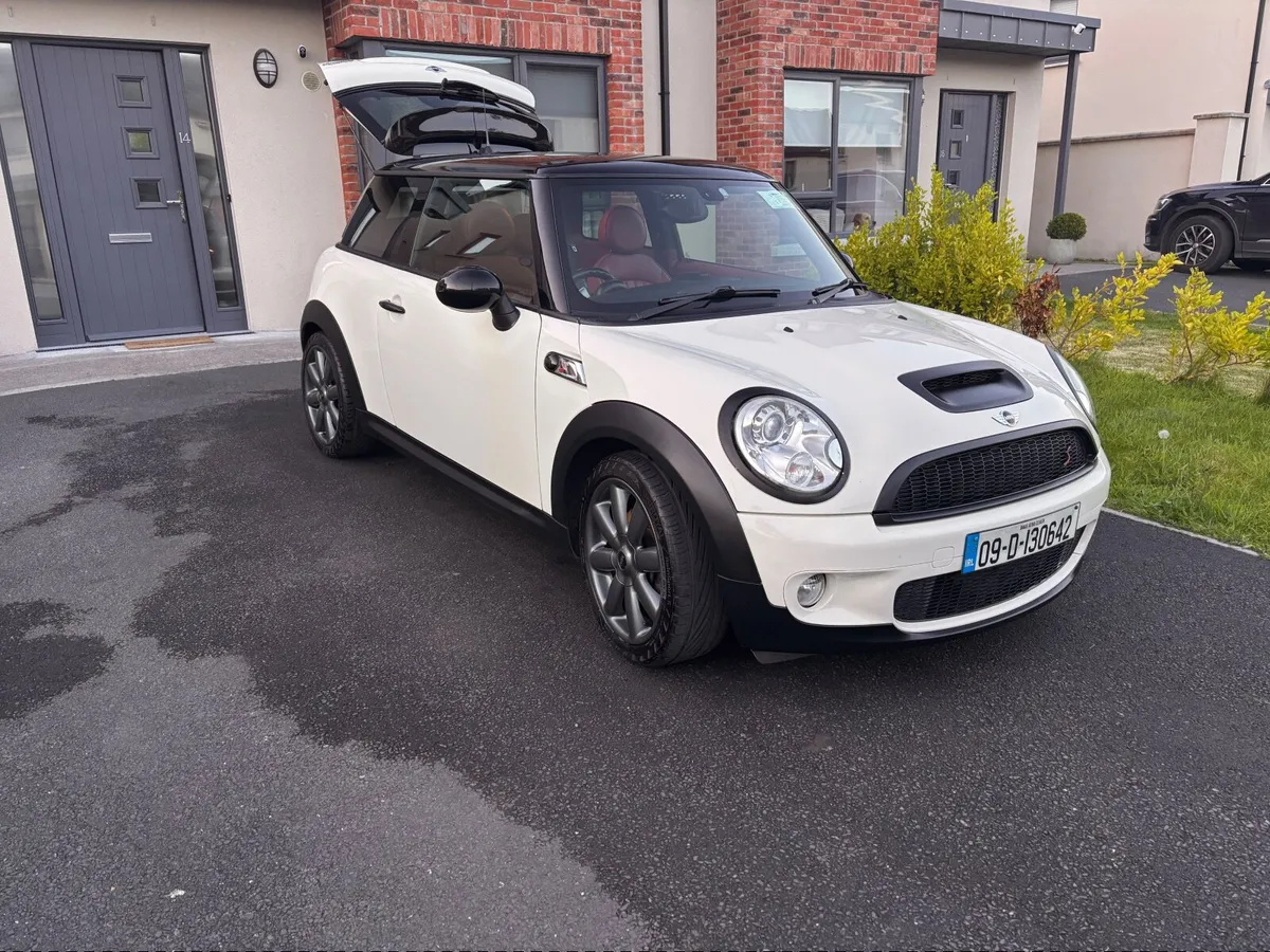 Mini Cooper 2009 - Image 1