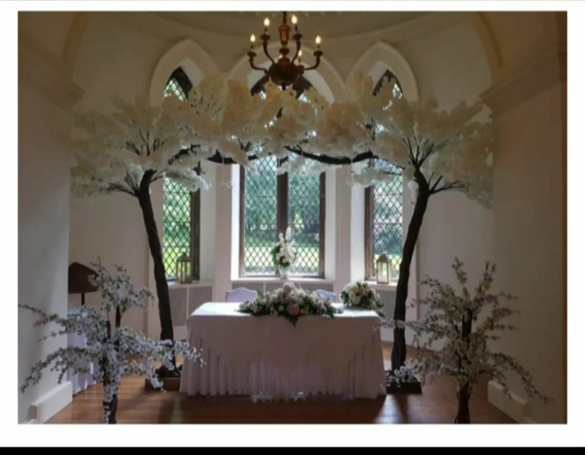 White wedding floral canapy tree - Image 2