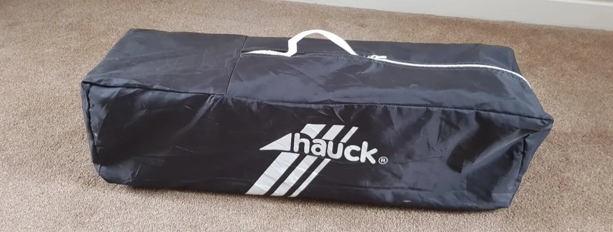 Hauck travel cot as new - Image 2