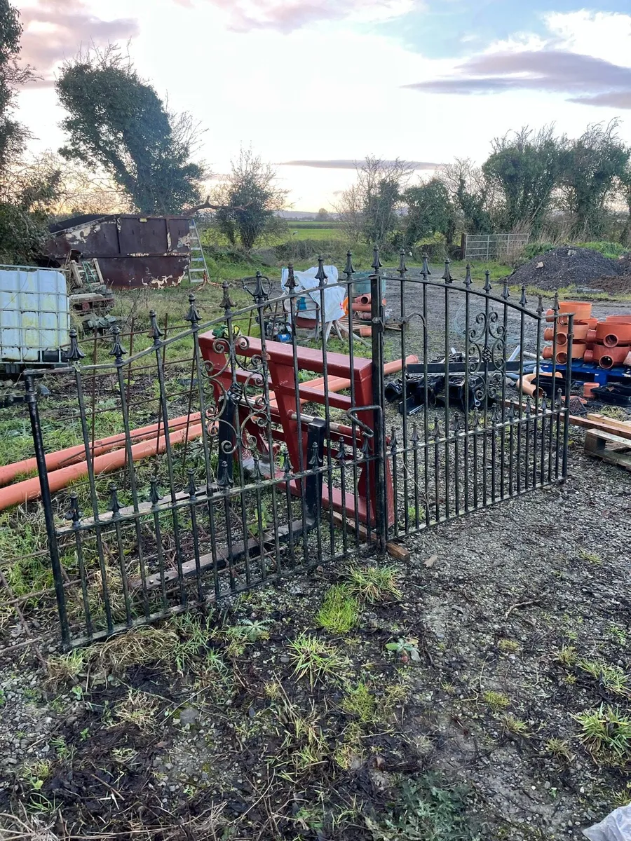 Double entrance Gates - Image 1
