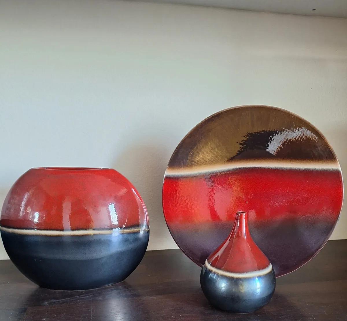 Matching Plate and Vases - Image 2