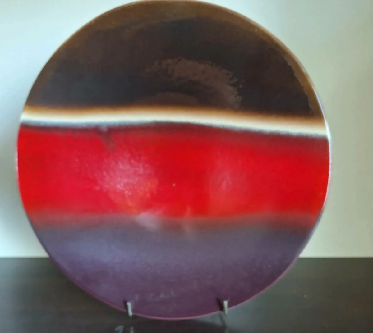 Matching Plate and Vases - Image 4