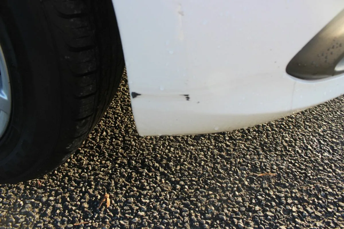 Mazda Mazda3 1.5D 5DR (105ps) EXECUTIVE IPM 4 - Image 3