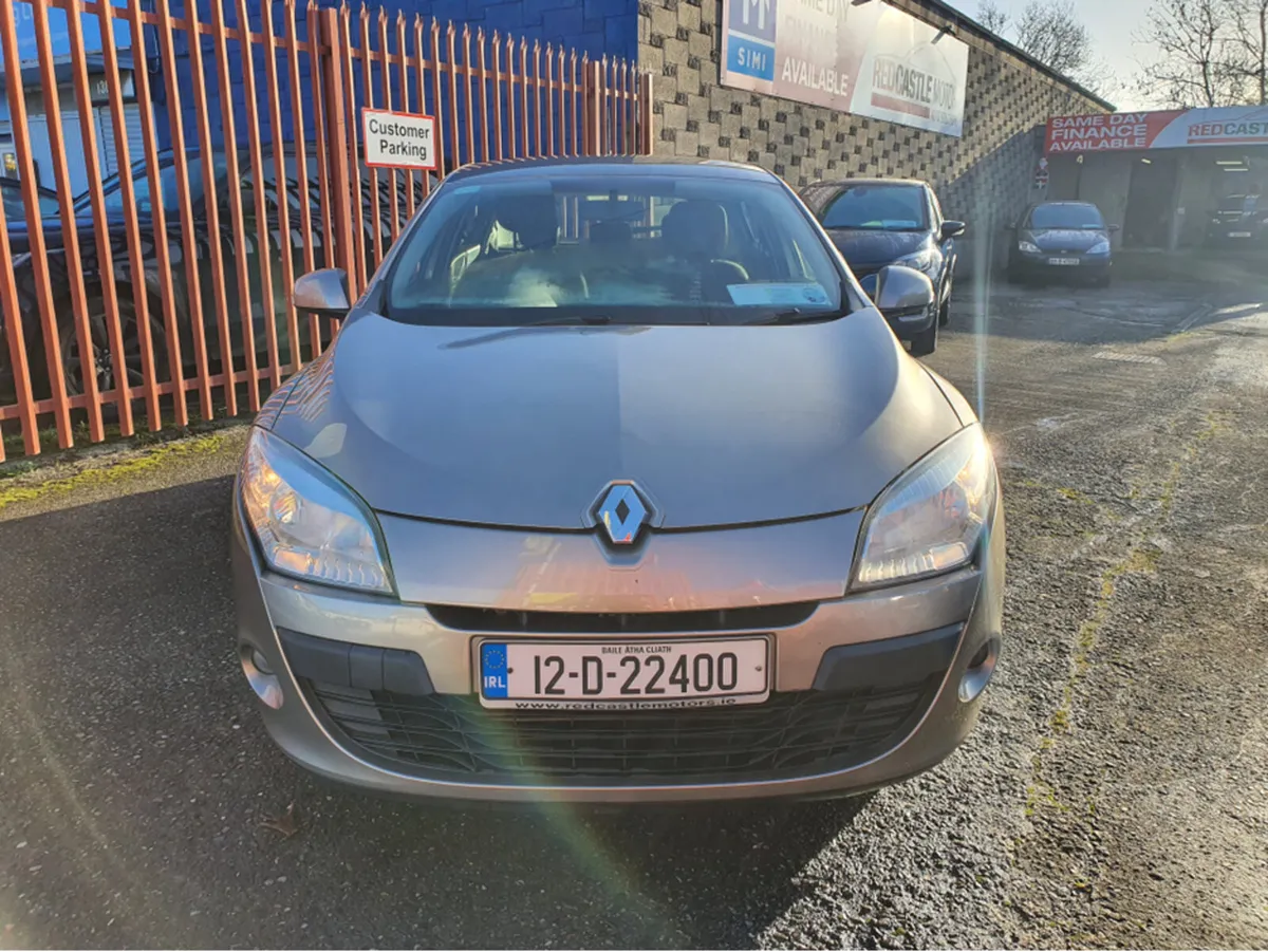 Renault Megane III DYNAMIQUE 1.5 DCI 90 4DR - Image 2