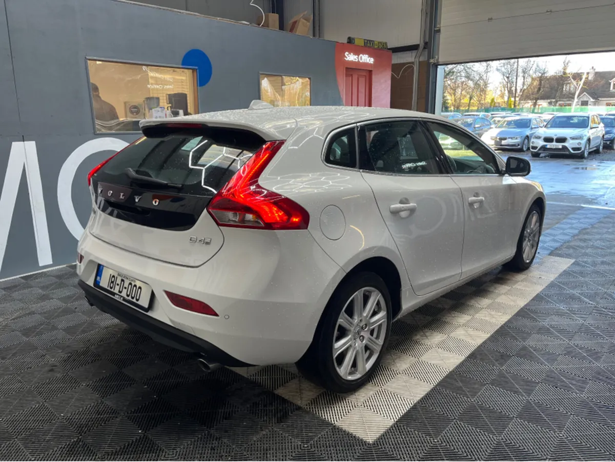 Volvo V40 €16950! 2018 Volvo V40 Automatic 2.0 Die - Image 2