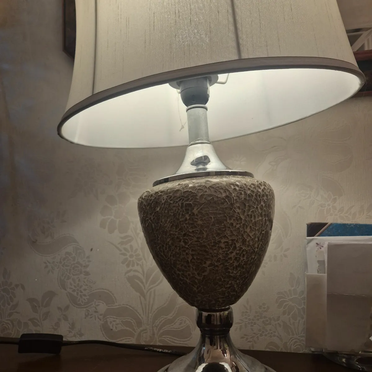 Mosiac white/silver table lamp - Image 2