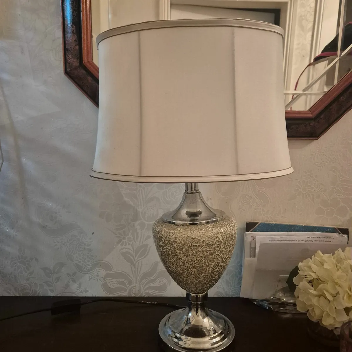 Mosiac white/silver table lamp - Image 4