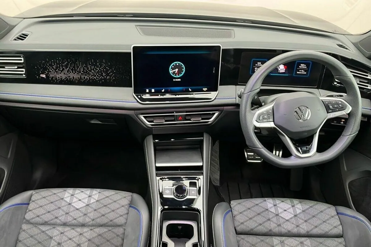 Volkswagen Tiguan Tiguan R-Line 272Bhp 1.5Tsi Phev - Image 3