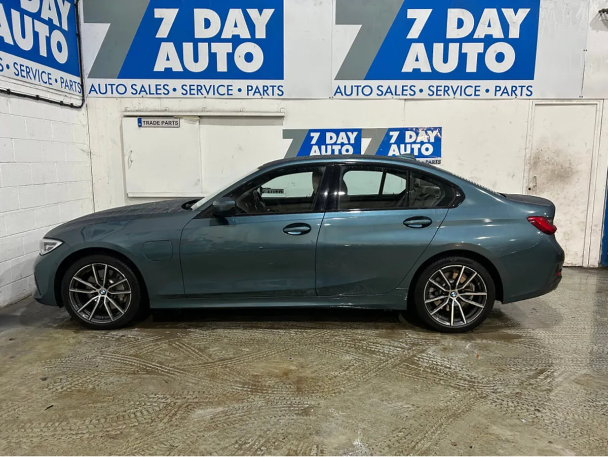 BMW 3-Series 330E SPORT HYBRID AUTO - Image 4