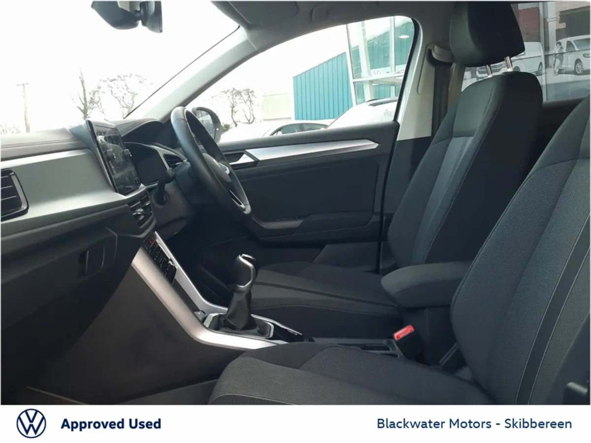 Volkswagen T-Roc 2.0TDI 116BHP EDITION 75 WITH REA - Image 4